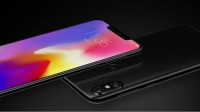 So sánh điện thoại mới ra mắt của Motorola và iPhone X