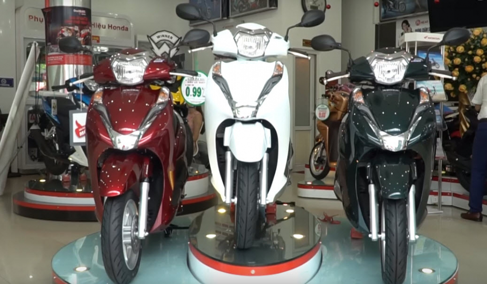 gia-xe-honda-lead-2018-tai-dai-ly-1