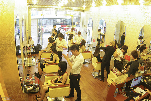 Những ngày cận Tết, nhiều salon tóc rơi vào tình trạng 