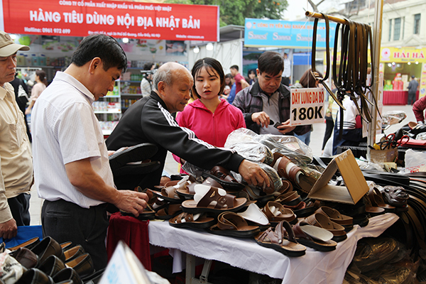 Người tiêu dùng có thể thoải mái lựa chọn những sản phẩm chất lượng tốt với giá cả vô cùng hấp dẫn.