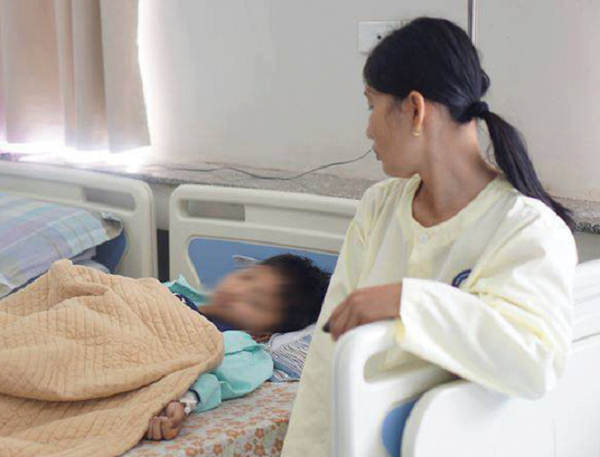 Bệnh nhi N.T.Đ (9 tuổi, trú Hải Hậu, Nam Định) trong tình trạng mệt mỏi, khát nước, tiểu nhiều, sút 4 kg 
