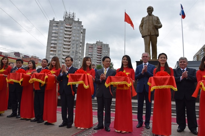 Tượng đài Chủ tịch Hồ Chí Minh thứ ba được khánh thành trọng thể tại Quảng trường Hồ Chí Minh ở quận Zasniazhsky, thành phố Ulyanovsk