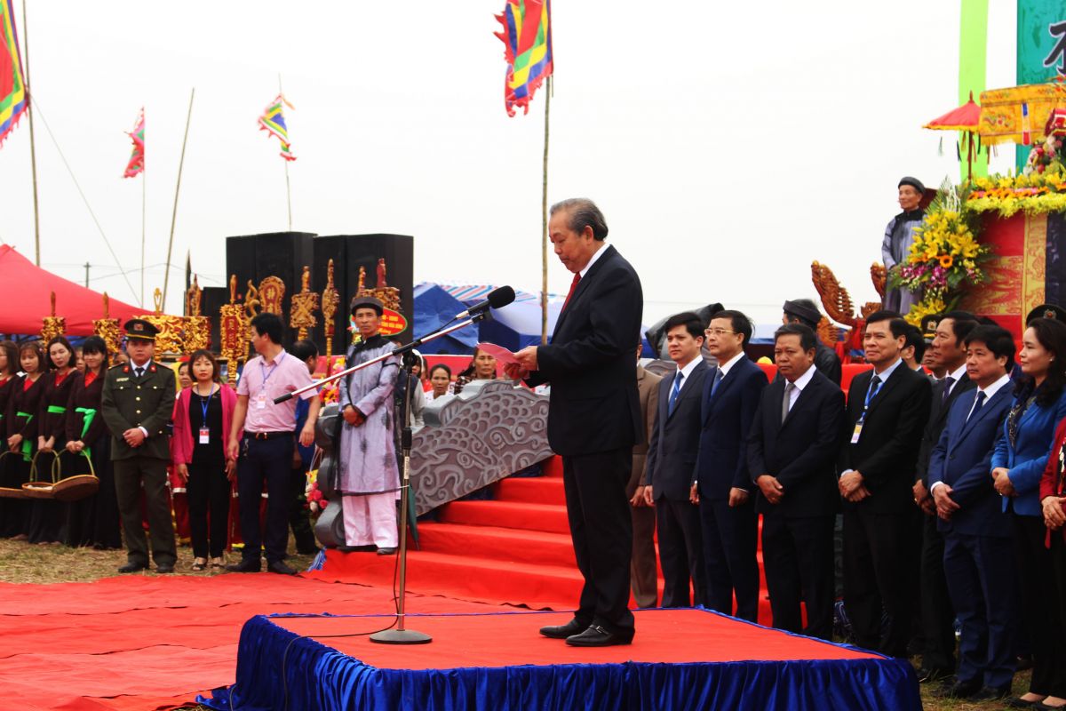 Phó Thủ tướng Trương Hòa Bình phát biểu trong buổi lễ Tịch điền