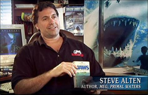 Steve Alten đã viết thêm 5 cuốn Meg trong khoảng 20 năm qua. Nhưng 10 năm trở lại đây, ông còn phải chống chọi với căn bệnh Parkinson. Ảnh: Fox News.