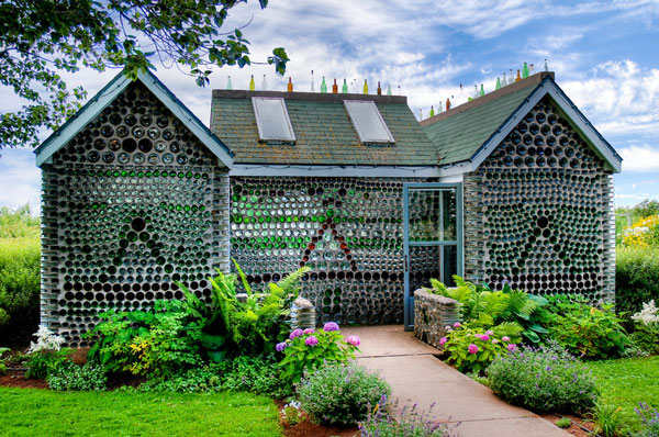 10 ngôi nhà đẹp “lạ” làm hoàn toàn bằng vật liệu tái chế