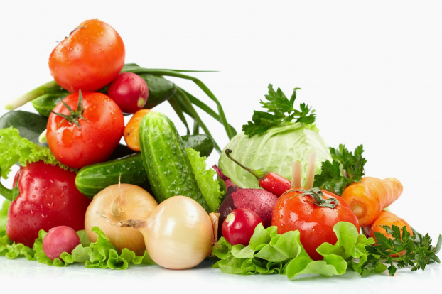 p/Người bị viêm da cơ địa nên ăn nhiều rau xanh, hoa quả để bổ sung vitamin, tăng sức đề kháng. Ảnh minh họap/