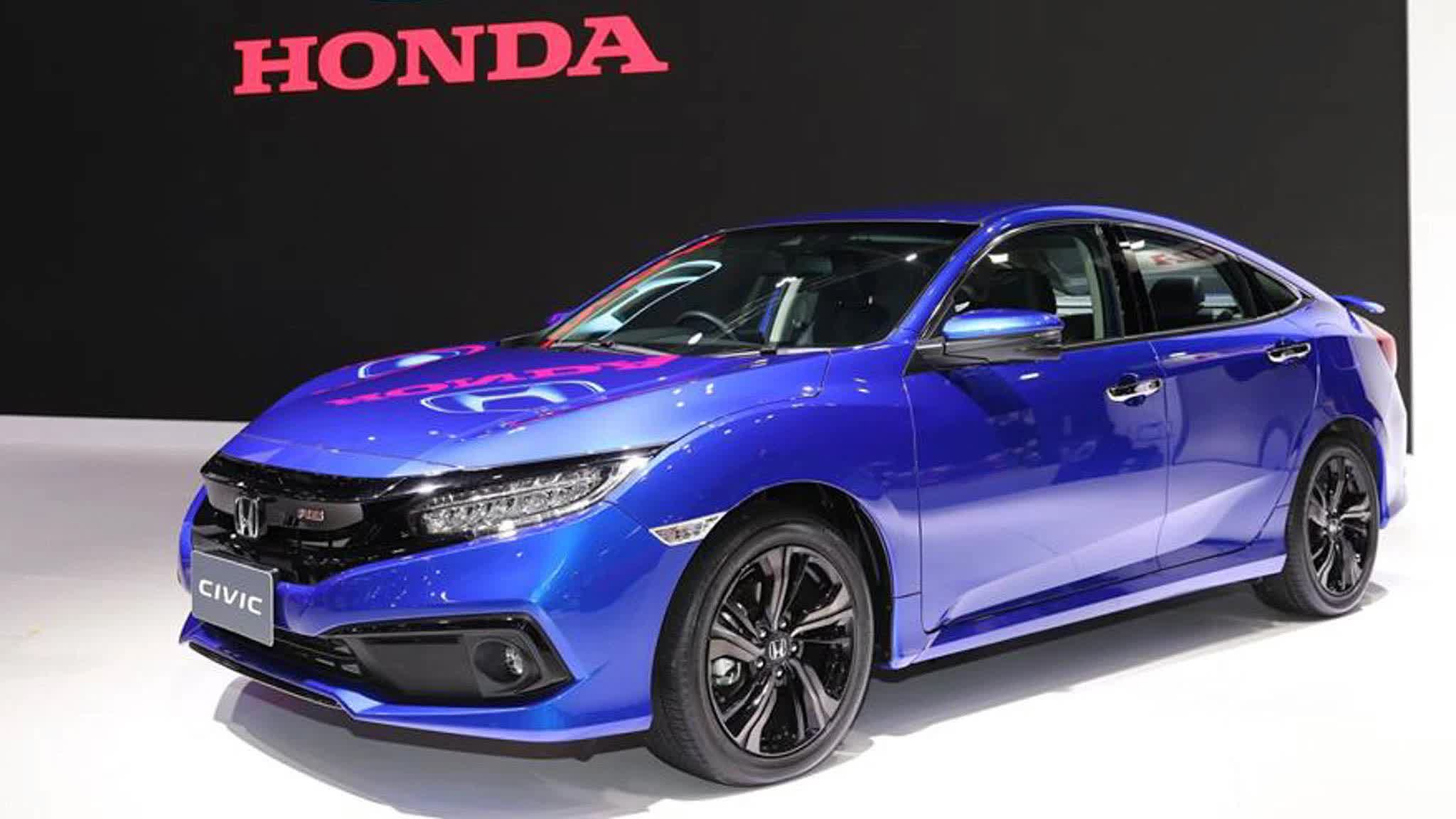 honda-civic-rs-2019-moi-co-gia-tam-tinh-923-trieu-dong-tai-viet-nam-1-60056j0