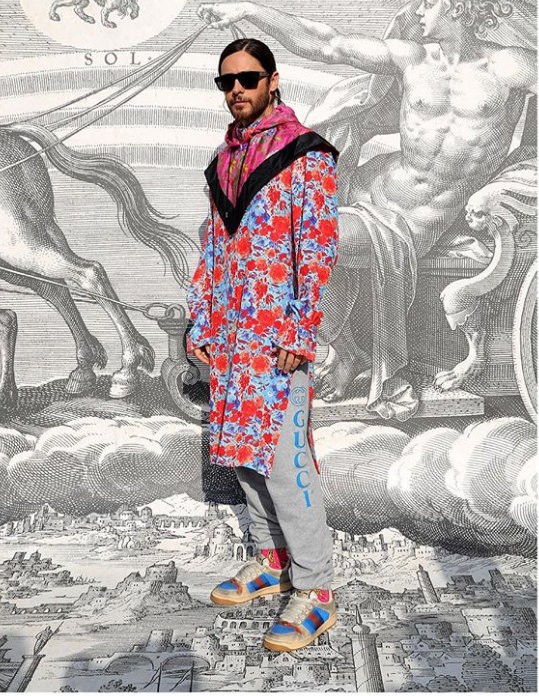 Giá của đôi giày này được Gucci đưa ra là 870 USD (hơn 20 triệu đồng). Một mức giá có lẽ sẽ khiến nhiều người phải nhíu mày khi định mua một giày trông cũ rích.