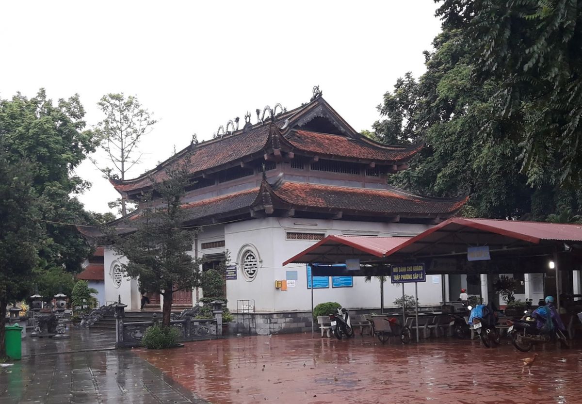 Đền Đông Cuông