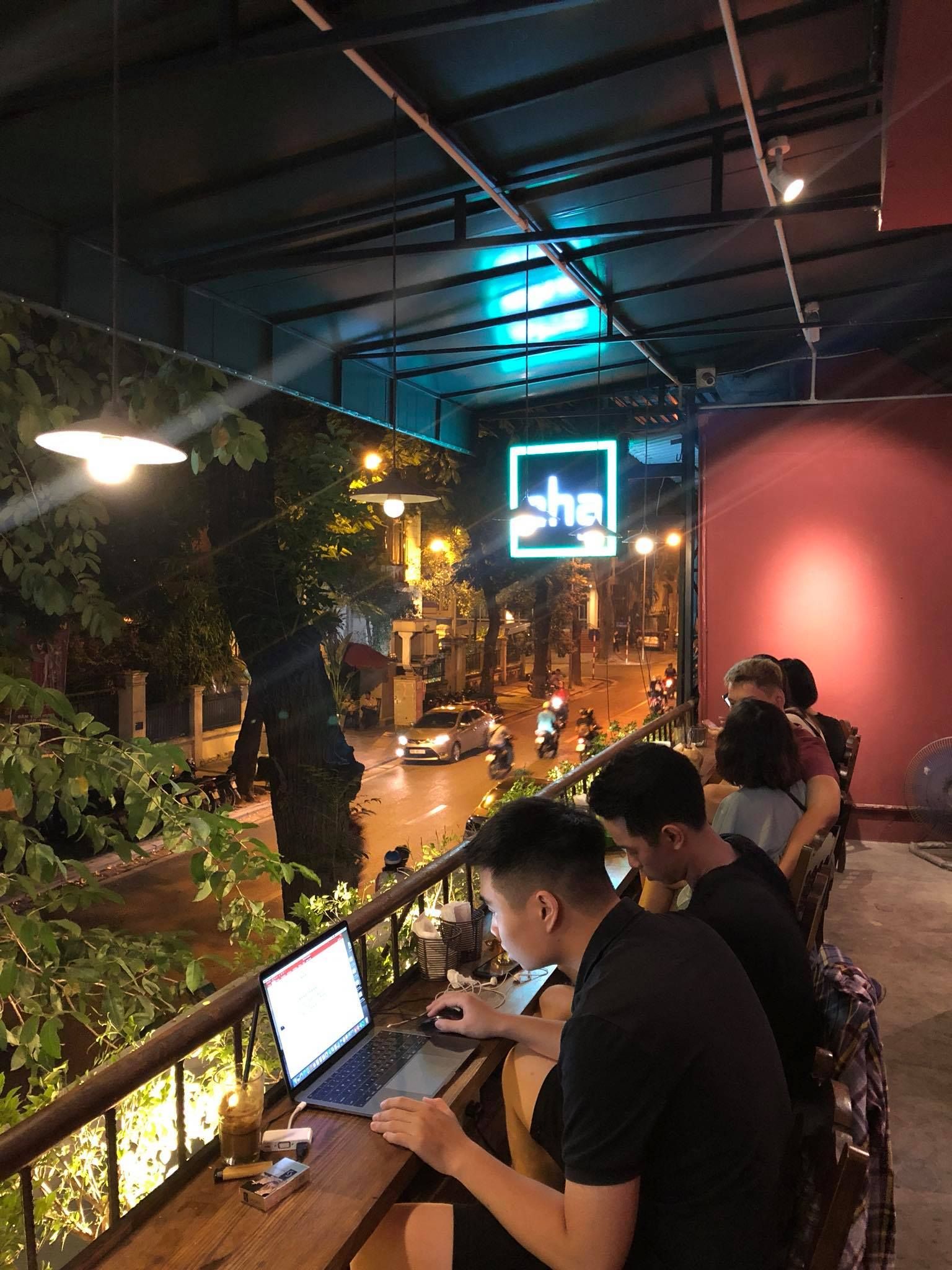 Một góc của Aha cafe tại số 23A Tông Đản.