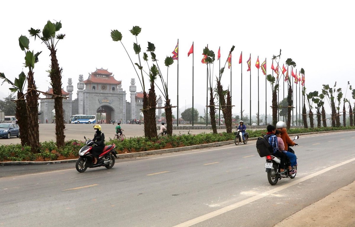 Phân luồng giao thông phục vụ Giỗ Tổ Hùng Vương - Lễ hội Đền Hùng 2019 - Ảnh 1