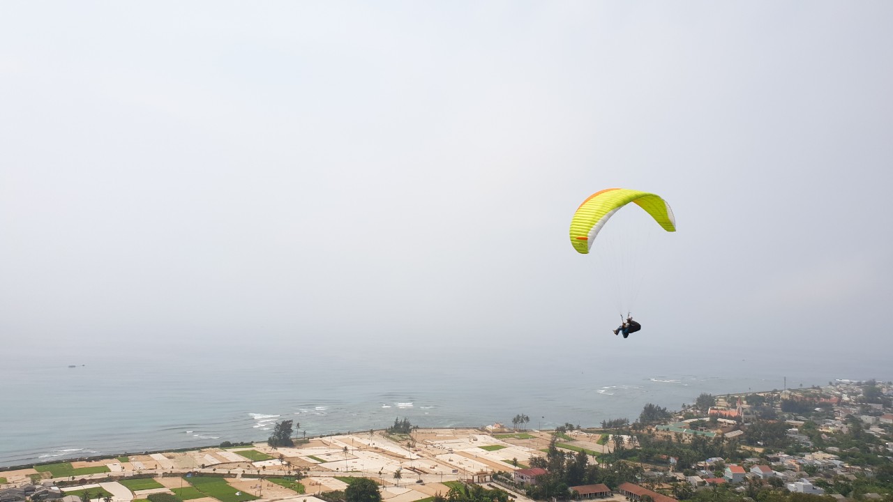 Lễ hội dù lượn đầu tiên trên đảo Lý Sơn Lễ hội dù lượn đầu tiên trên đảo Lý Sơn