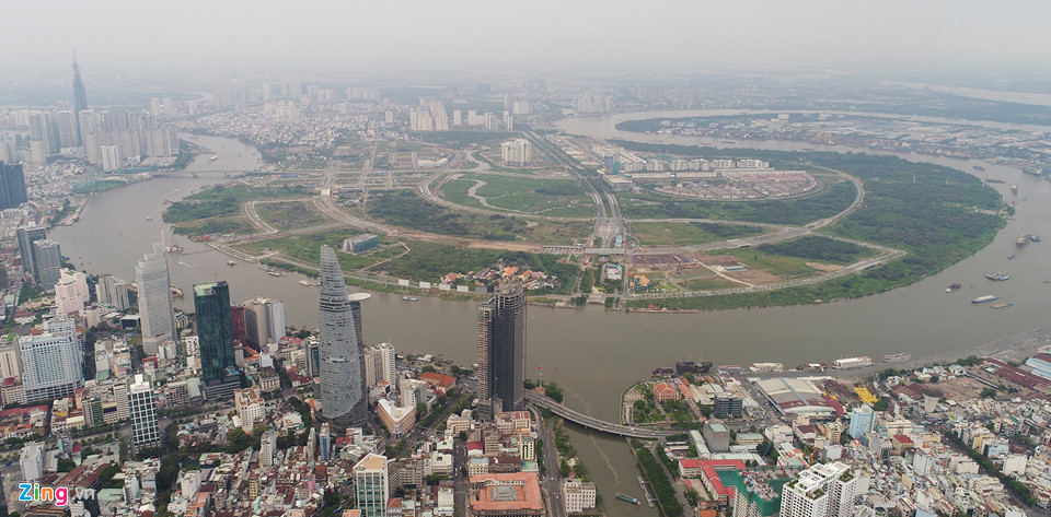 Nằm ở vị trí chỉ cách khu vực lõi trung tâm lịch sử quận 1 một đoạn ngắn, đối diện sông Sài Gòn, bán đảo này được chọn là trung tâm tổng hợp mới, đáp ứng nhu cầu phát triển của thành phố hơn 10 triệu dân cùng lượng lớn khách vãng lai.