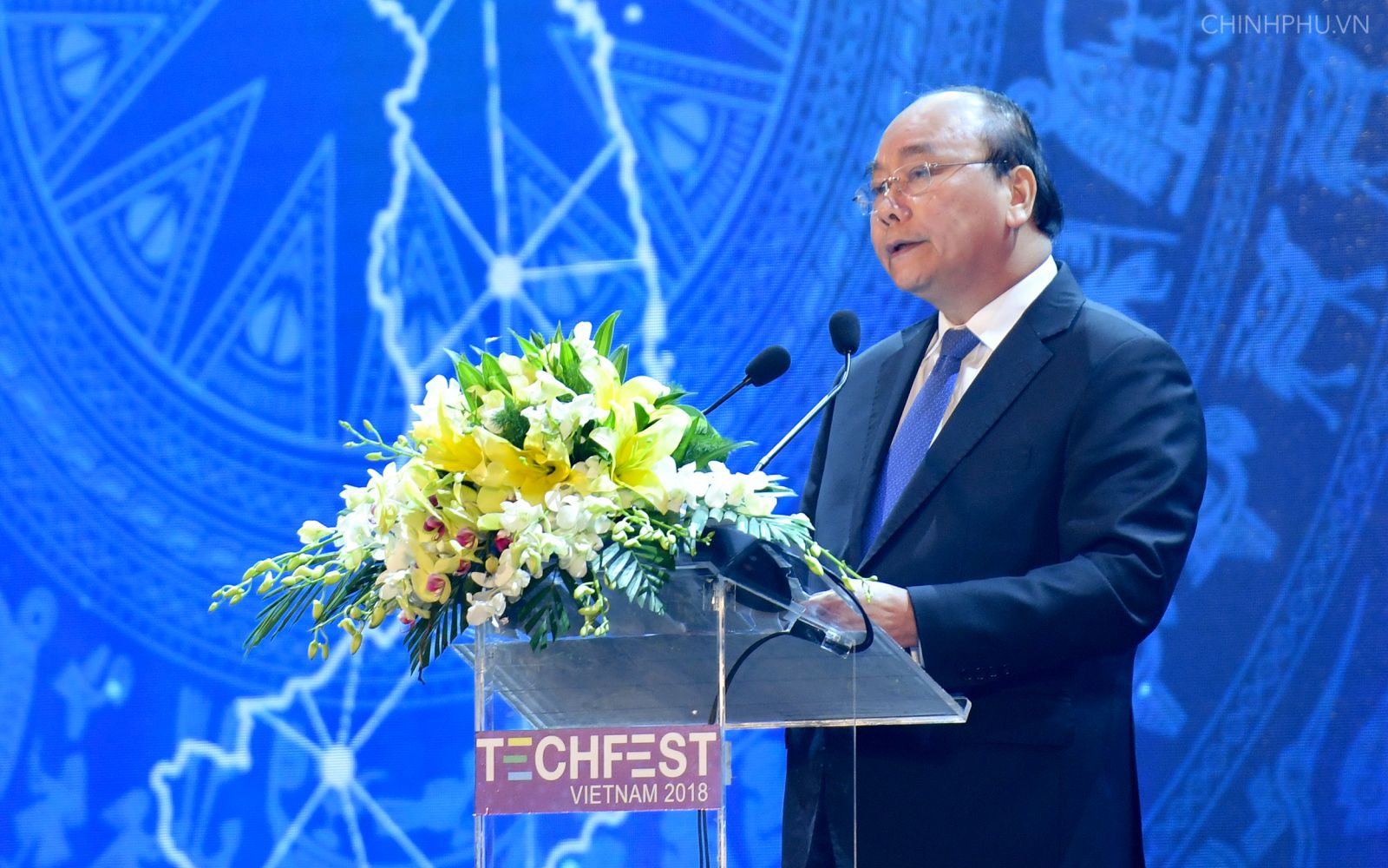 Thủ tướng phát biểu tại Lễ khai mạc Ngày hội khởi nghiệp đổi mới sáng tạo quốc gia. Ảnh VGP/Quang Hiếu