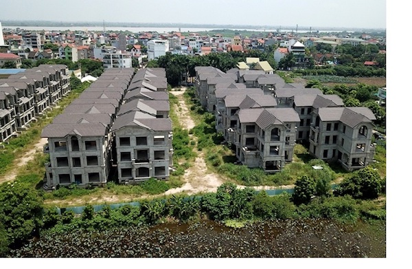 Những biệt thự triệu đô bỏ hoang tại Hà Nội