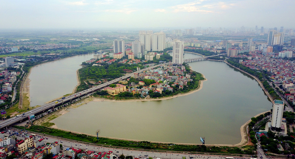 Khu đô thị mới Linh Đàm xây nhà cao tầng vô tội vạ để bán kéo theo hệ lụy tăng dân số chóng mặt