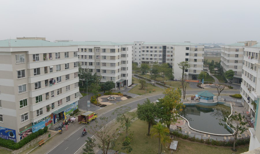 A very few of apartments for rent in some social housing projects in Hanoi are occupied.