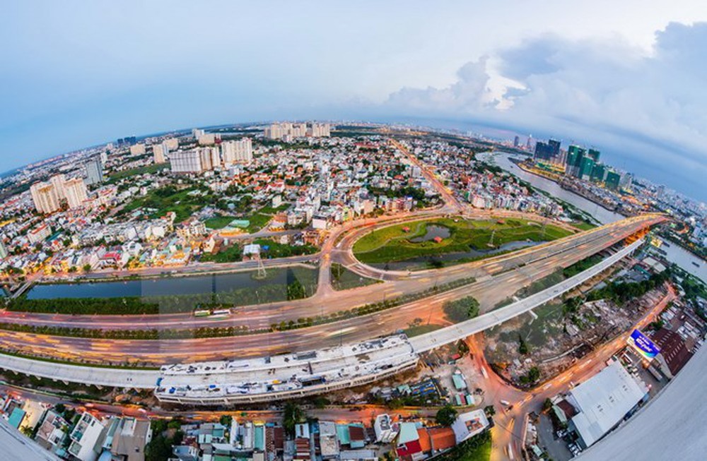 HCM City’s Department of Transport expects to start construction of 70 transport projects this year, including 45 road upgrades and expansions, and 23 new bridge projects. (Photo: VNA)