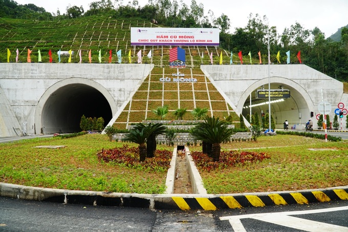 Cu Mong tunnel is the Vietnam's third longest underground passageway.
