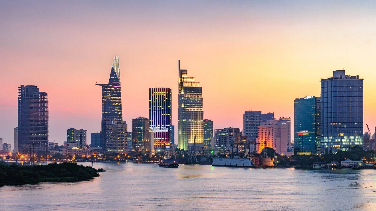 Foreigners are taking over the luxury apartment market in HCMC. (Source: investasia.com)