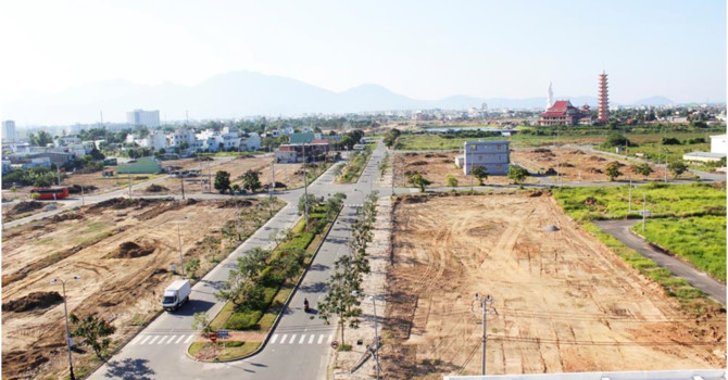 PM requests authorities of Da Nang and Quang Nam to control the local property markets.