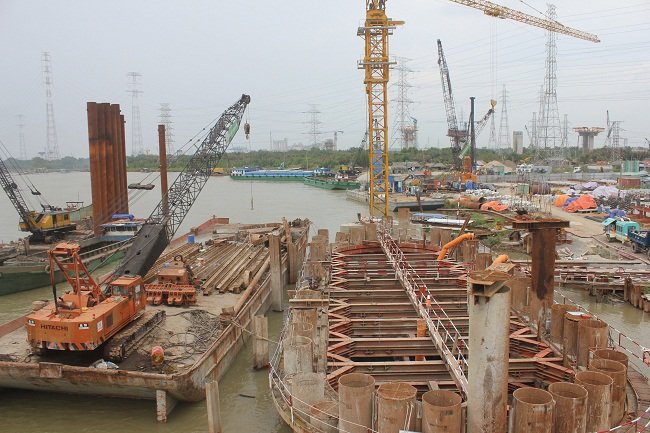 A massive antiflood project worth nearly VND10 trillion (US$430 million) in HCMC is being hampered by site clearance delays. The city government has suggested a special process for site clearance in local infrastructure projects. (Photo: Le Anh/Saigontimes)