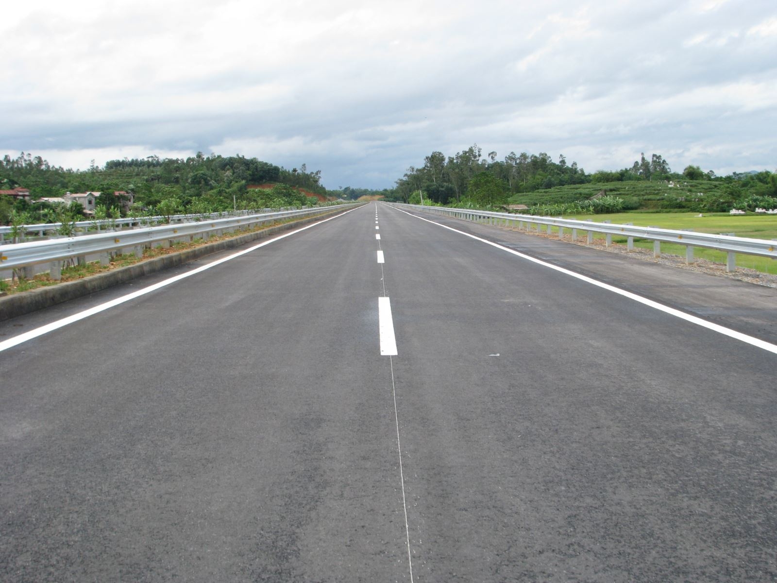 The Eastern Cluster of the North-South Expressway will have eight sections to be built as PPP projects.