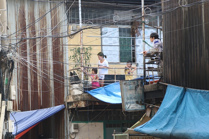 Many residents affected by Thu Thiem New Urban Area project in HCM City’s District 2 are still suffering from poor living conditions in the An Phu Area. (Source: VNA)