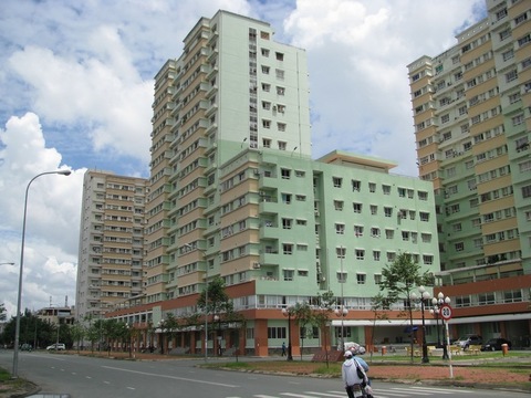 A low-income residential area in HCM CIty. (Photo dothi.net)