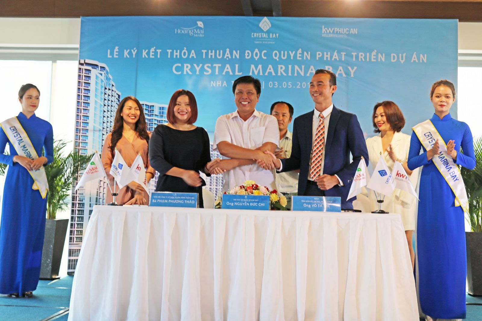 The exclusive signing ceremony of Crystal Marina Bay project development between Crystal Bay Group and KW Phuc An and Hoang Mai Media.
