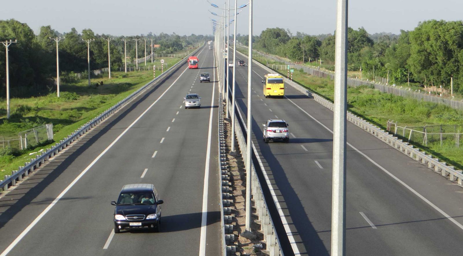 As many as 150 local and international organizations and investors are keen on the cross-country expressway project.