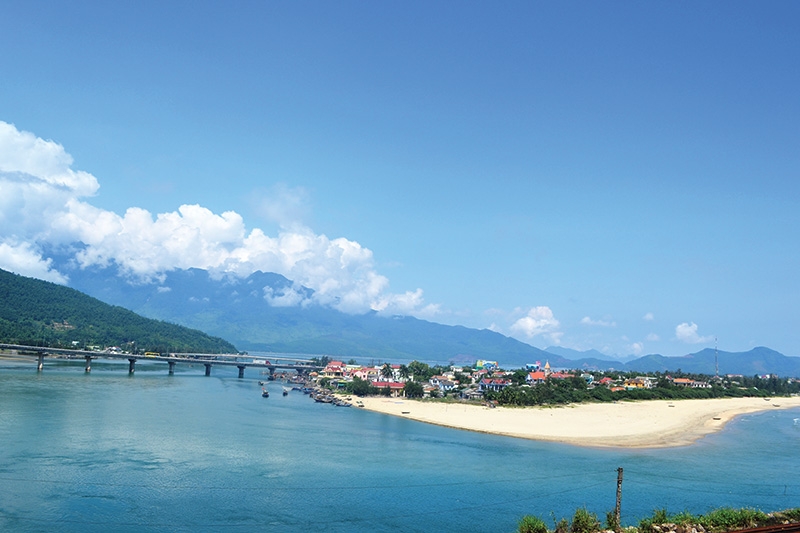 The central province of Thua Thien-Hue boasts a plethora of natural splendor in the form of beaches, coral reefs, and lagoons.