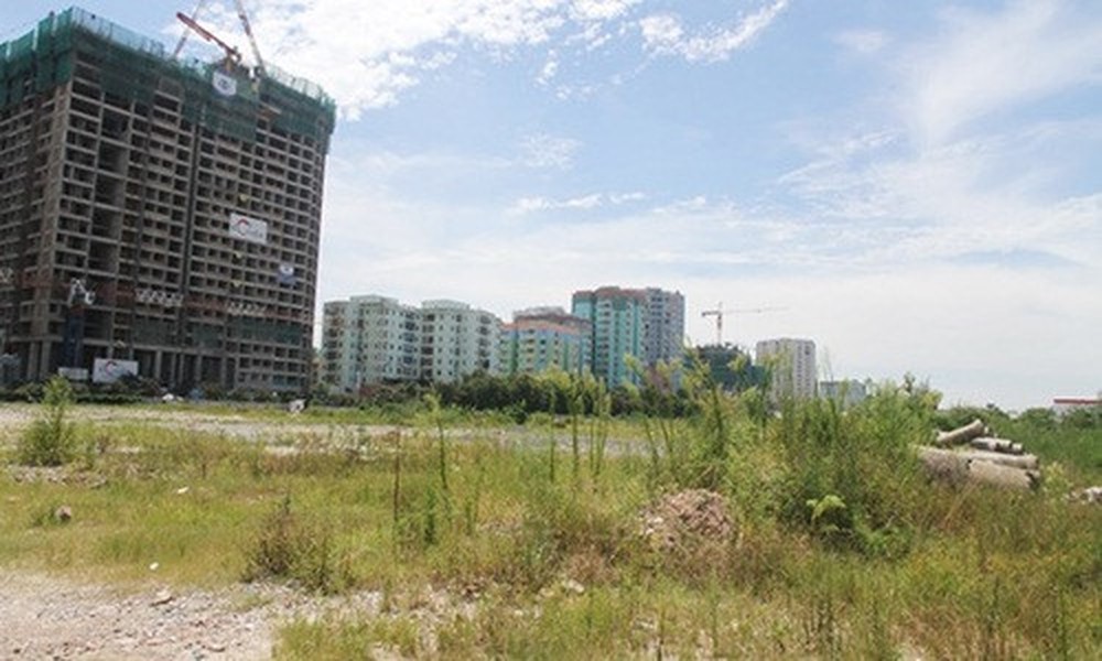Hundreds of land plots are uninhabited in HCMC.