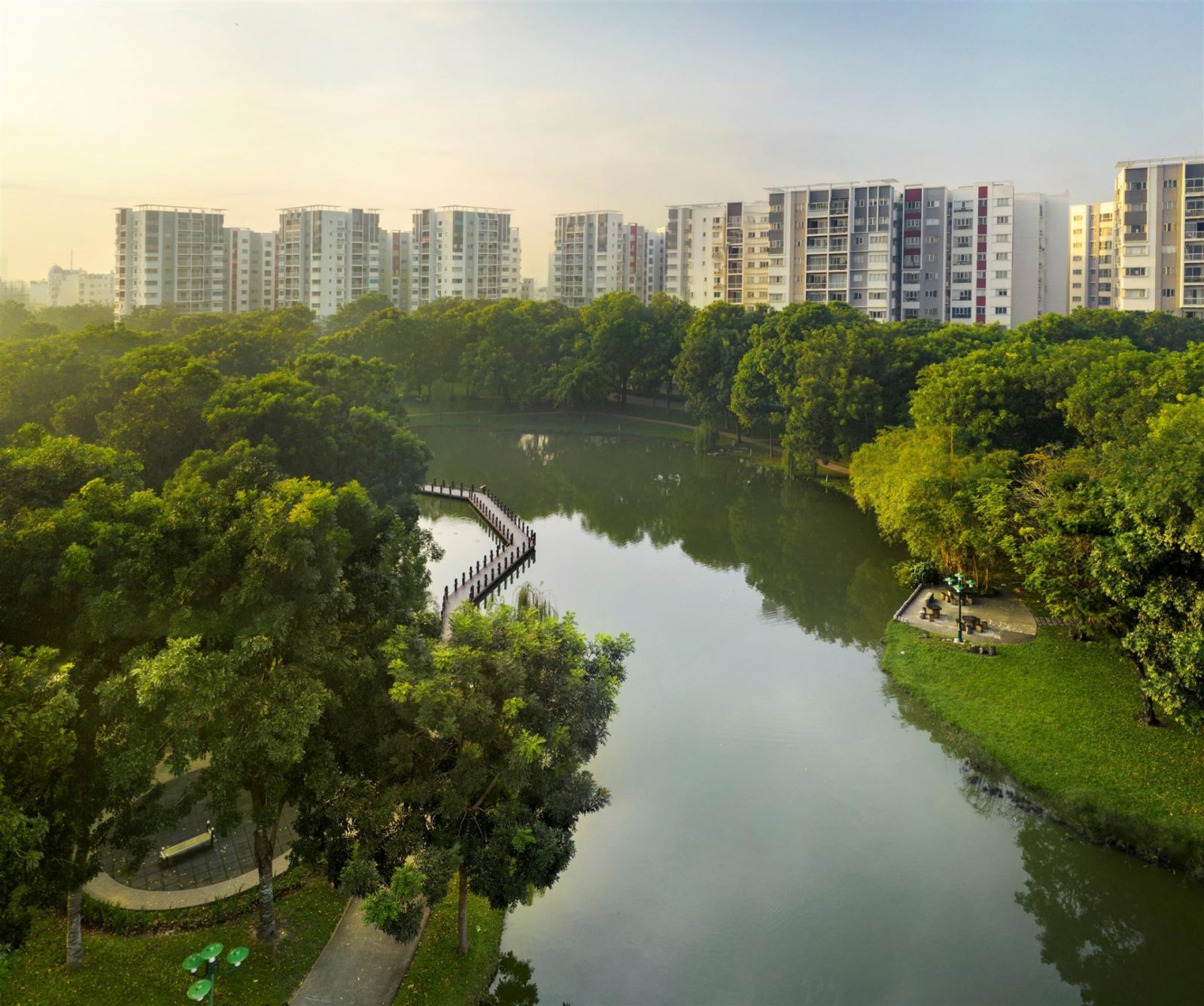 Celadon City is built on a total area of 82ha with more than 16ha dedicated to lush parks.