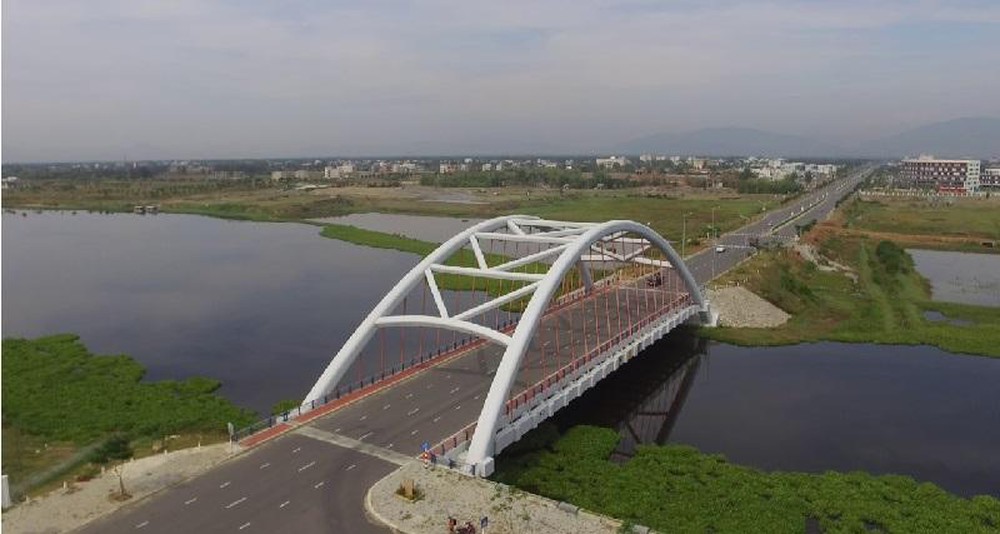Da Nang plans to build a new bridge spanning Co Co river.