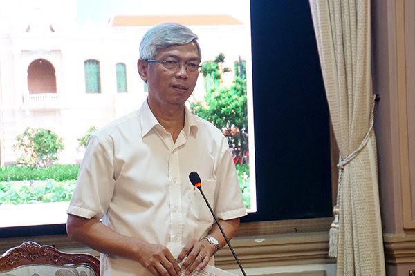 Vo Van Hoan, vice chairman of the HCMC People’s Committee, talks about solutions to manage housing projects that use public land, at a press briefing on June 20 in HCMC. (Photo: Le Anh)