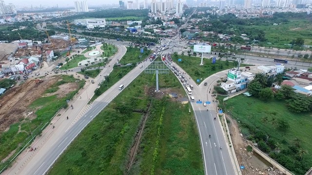 Development of transport infrastructure in the south falls short of growing demand. (Photo: VNA)