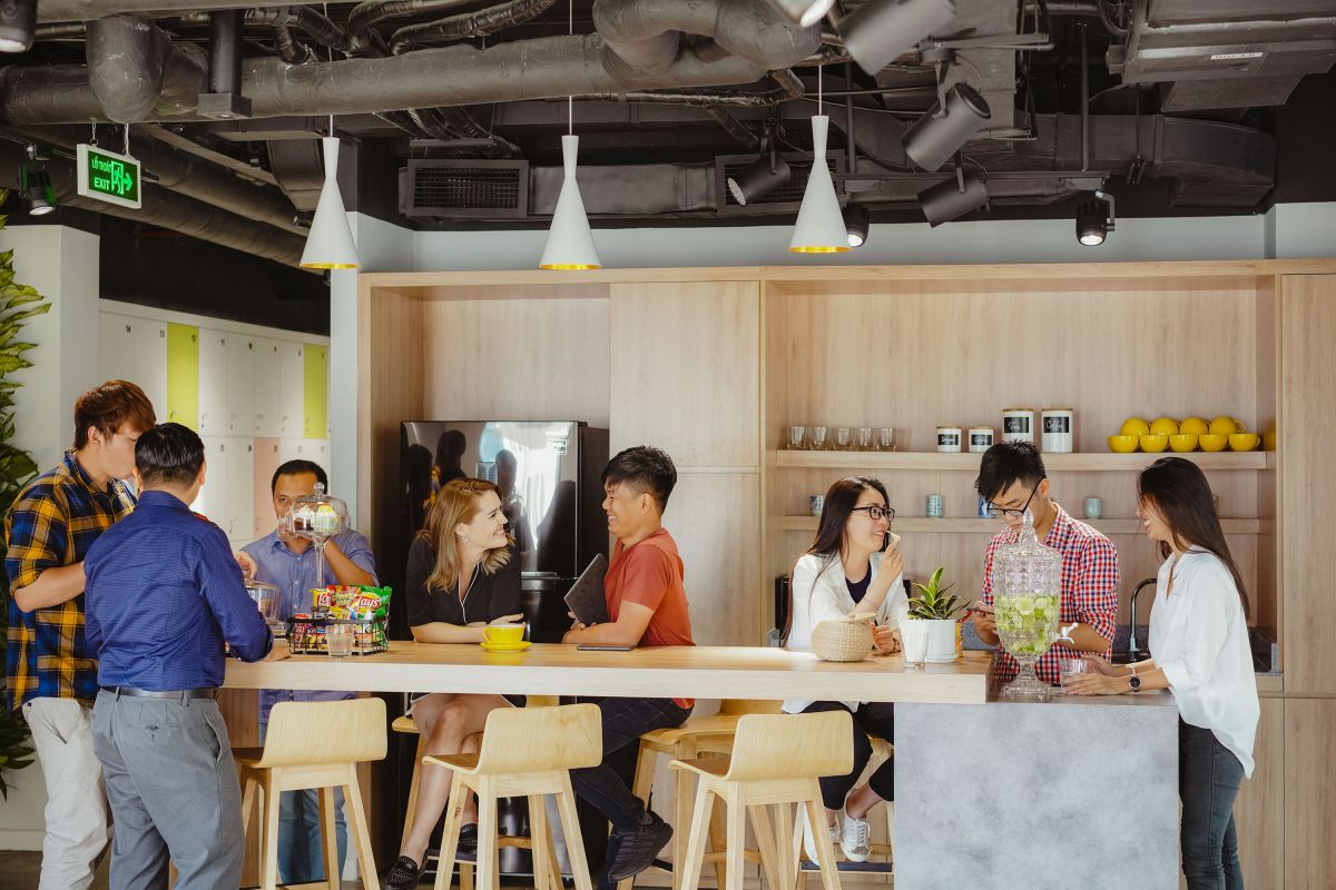 A bar facility in Kafnu HCMC offers space for meetings and networking events to Kafnu members. (Photo: Courtesy of Kafnu)