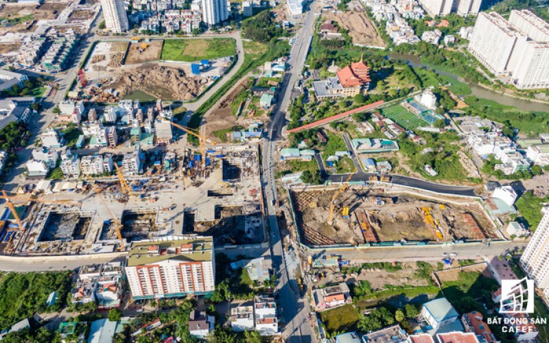 HCMC will tighten licensing for construction projects in the city. (Photo: cafef)