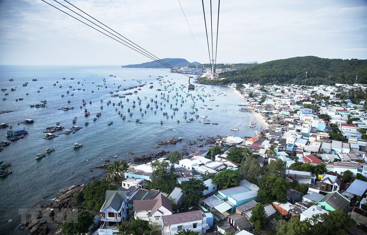A bird’s eye view of An Thoi Town on Phu Quoc Island, Kien Giang Province. The provincial government has proposed suspending the Phu Quoc special economic zone plan. (Photo: VNA)
