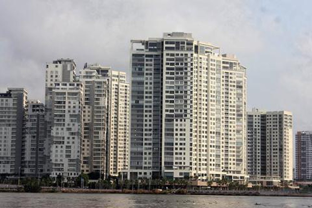 File photo of new residential blocks in HCMC. The HCMC Real Estate Association has written to the HCMC government proposing various housing development models to meet the rising demand for houses in the city. (Photo: Le Anh)