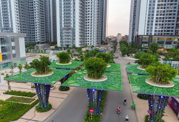 Cổng vào của TNR Goldmark City được thiết kế lấy cảm hứng từ supertree grove trong Garden by the Bay nổi tiếng của Singapore.
