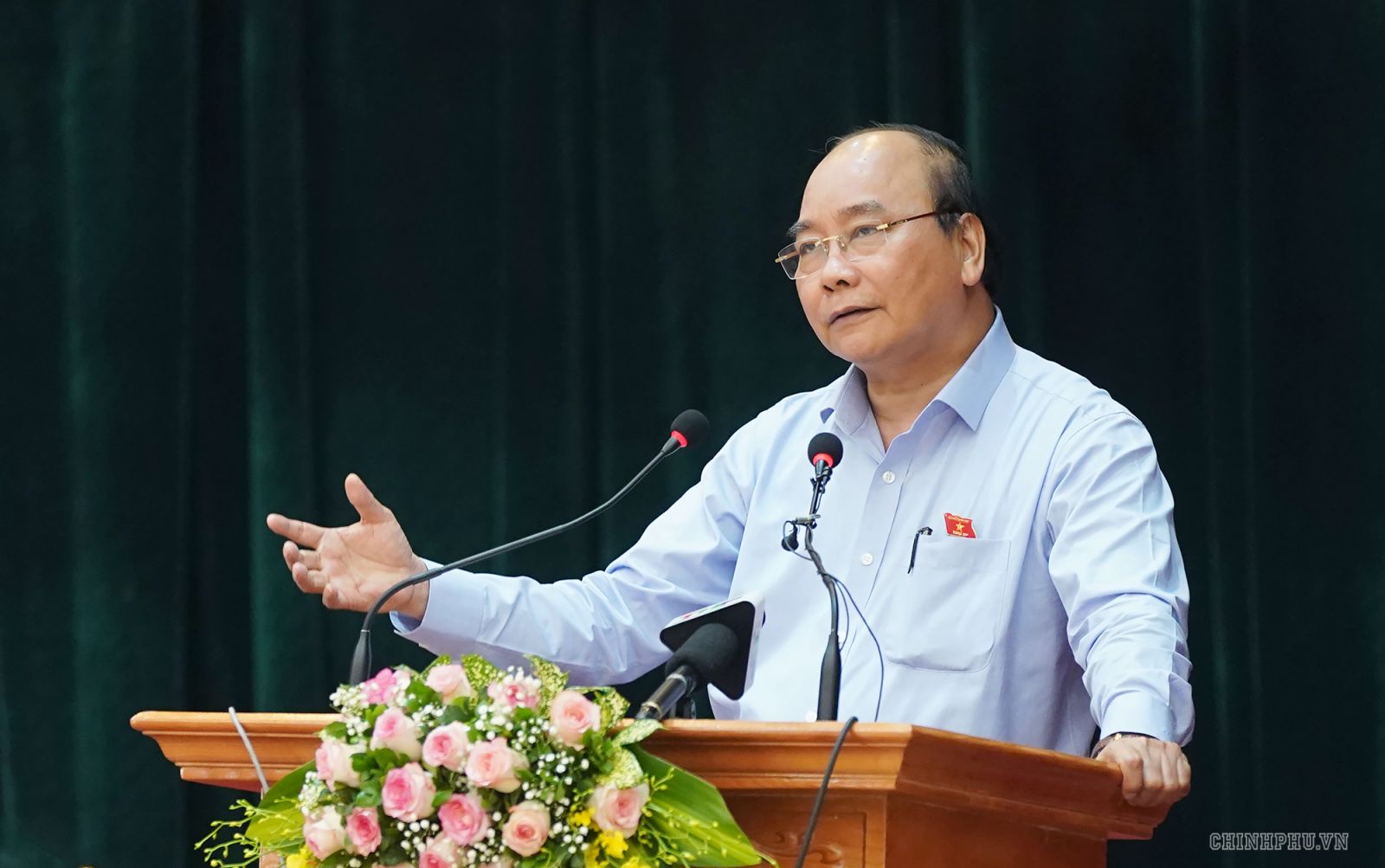 Thủ tướng phát biểu tại cuộc tiếp xúc cử tri. Ảnh: VGP/Quang Hiếu