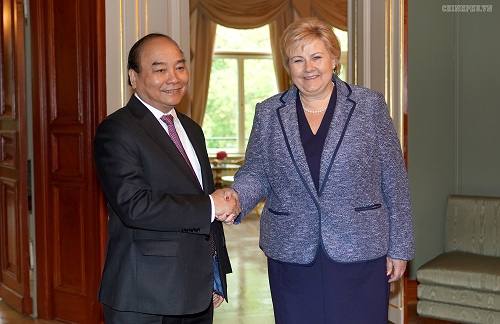 Thủ tướng Nguyễn Xuân Phúc và Thủ tướng Na Uy Erna Solberg - Ảnh: VGP