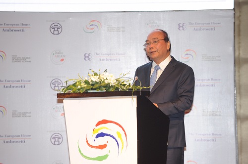 Thủ tướng Nguyễn Xuân Phúc phát biểu tại Diễn đàn - Ảnh: VGP/Nhật Bắc