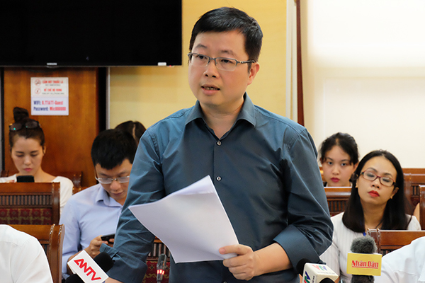 Ông Nguyễn Thanh Lâm cho rằng, việc ngăn chặn tin xấu độc trên YouTube giống như “bắt cóc bỏ đĩa