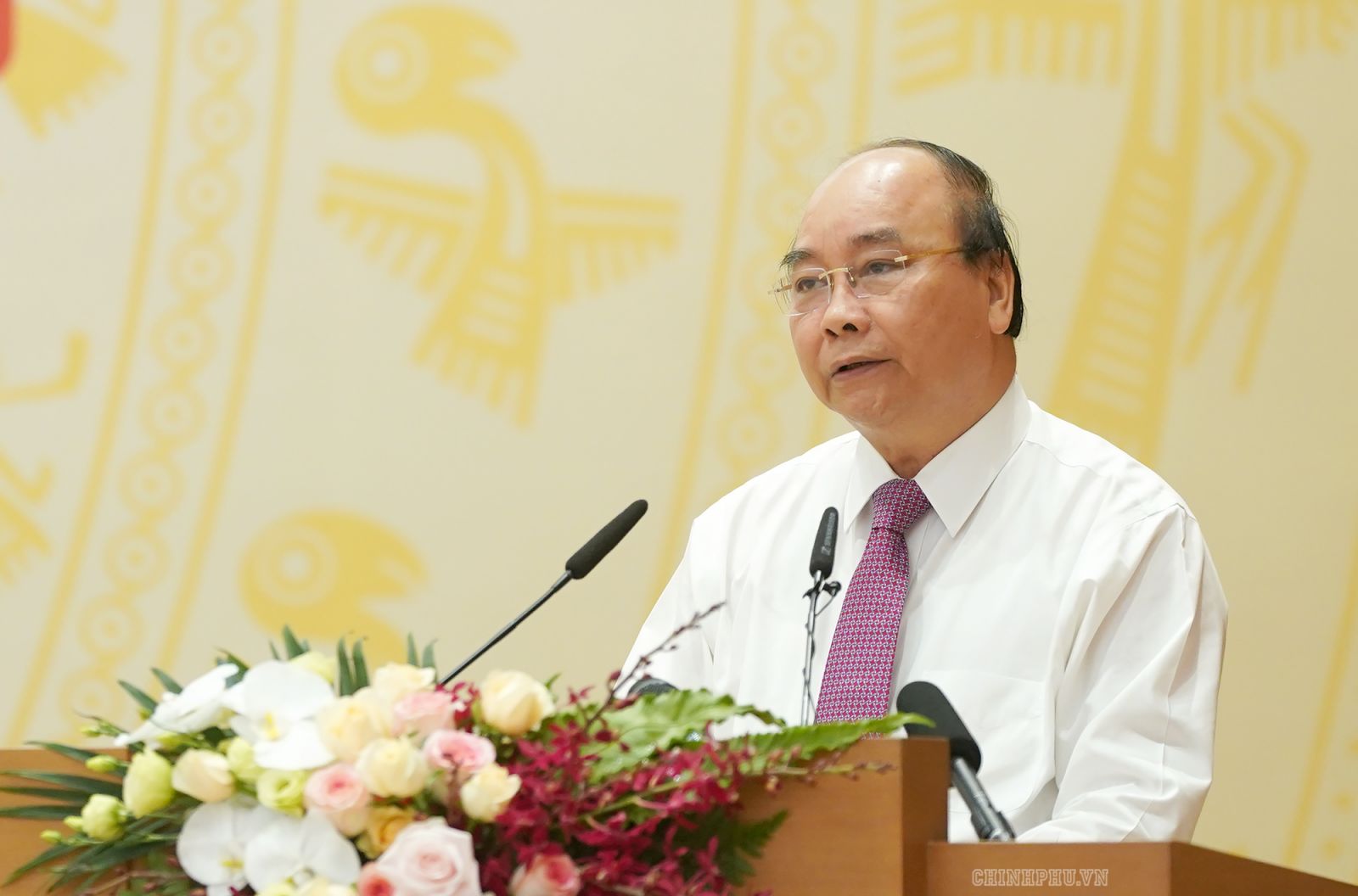 Thủ tướng Nguyễn Xuân Phúc phát biểu khai mạc phiên họp. Ảnh VGP/Quang Hiếu
