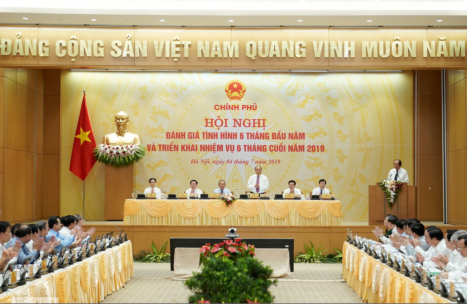 Thủ tướng chủ trì phiên họp Chính phủ với địa phương. Ảnh: VGP/Quang Hiếu