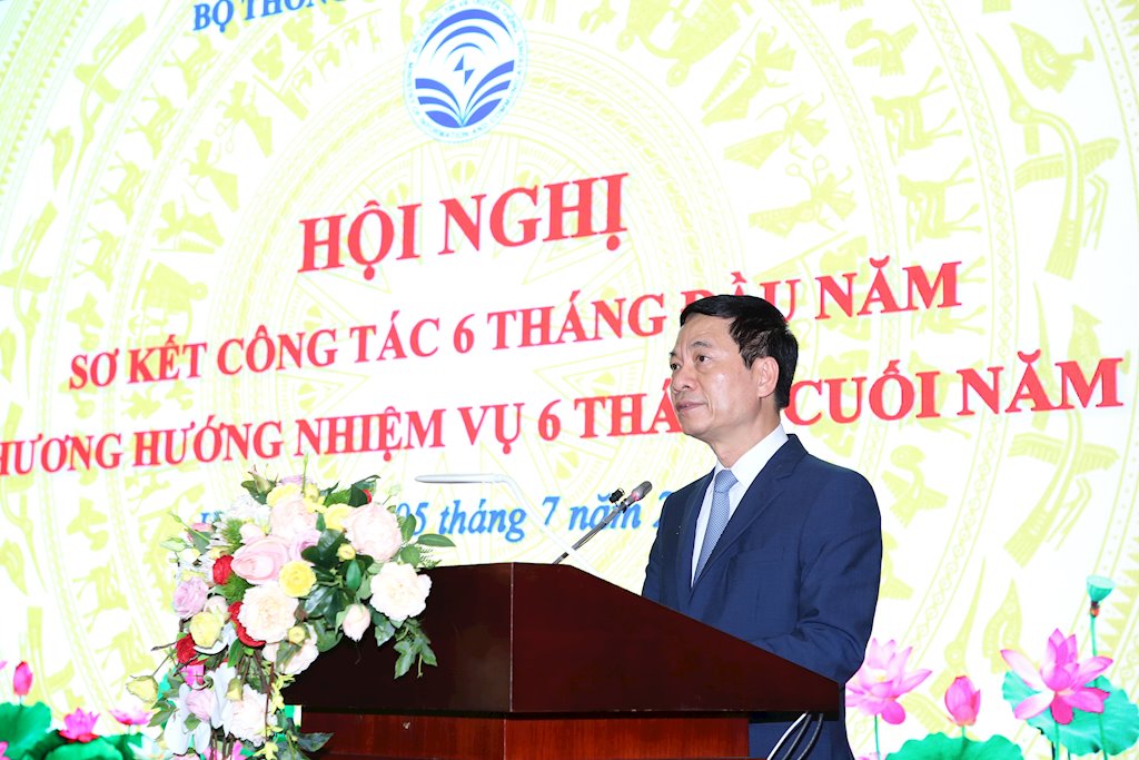 Bộ trưởng Bộ TT&TT Nguyễn Mạnh Hùng nhấn mạnh: chuyển đổi số, kinh tế số, xã hội số là chủ đề trọng tâm của Việt Nam trong nhiều thập kỷ tới.