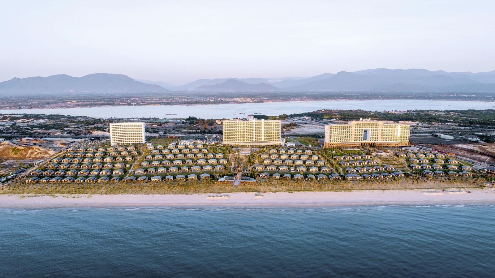 Dự án Movenpick Resort Cam Ranh (Khánh Hòa)